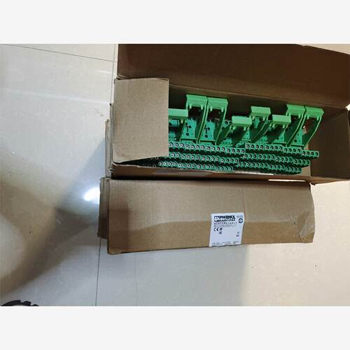 菲尼克斯 继电器底座型号32825  全新未使用，有5盒一起议价