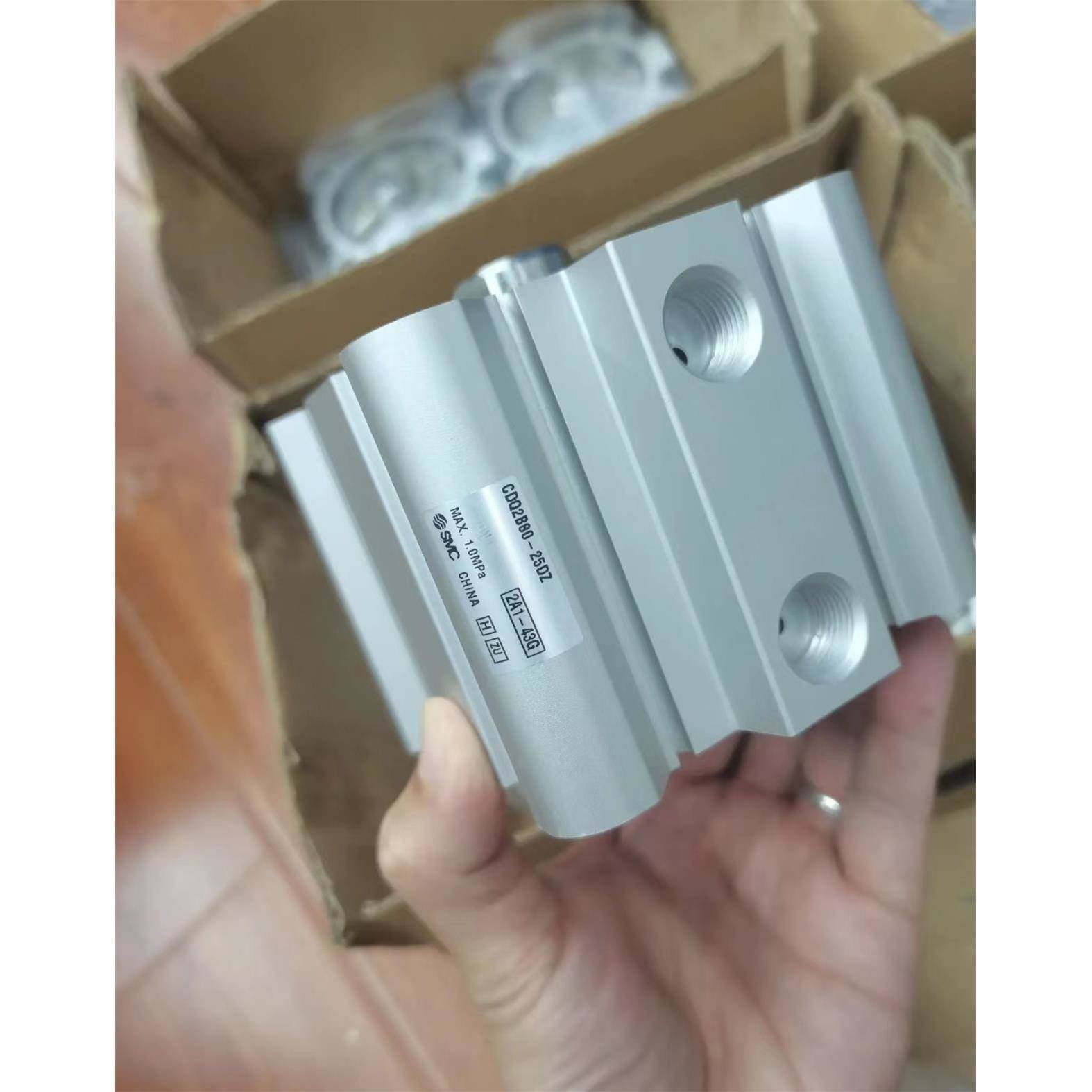 SMC薄型气缸CQ2B/CDQ2B12/16/20/32/40/50/63-10-15-30-35DZ/DCZM