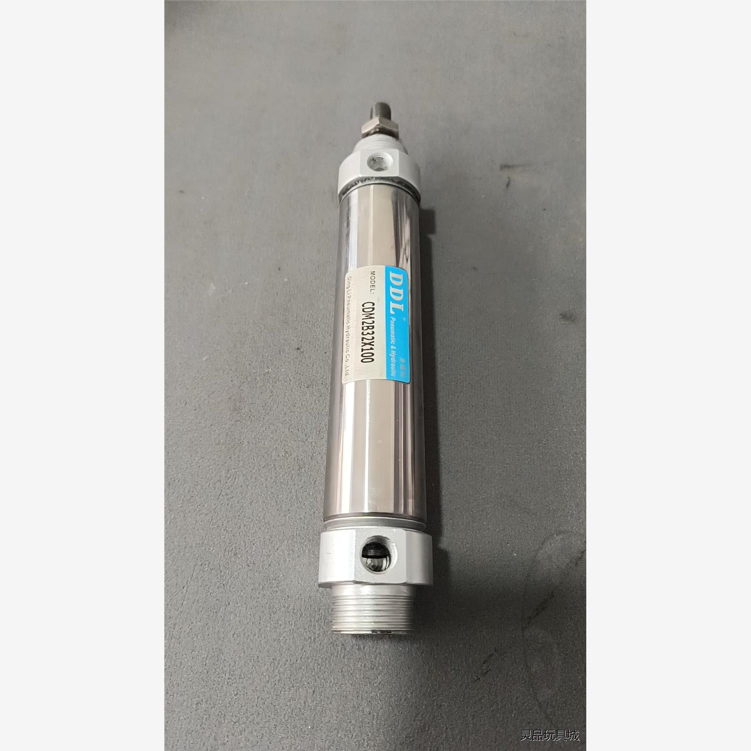 全新二手小气缸CDM2B  32X100一台议价商品