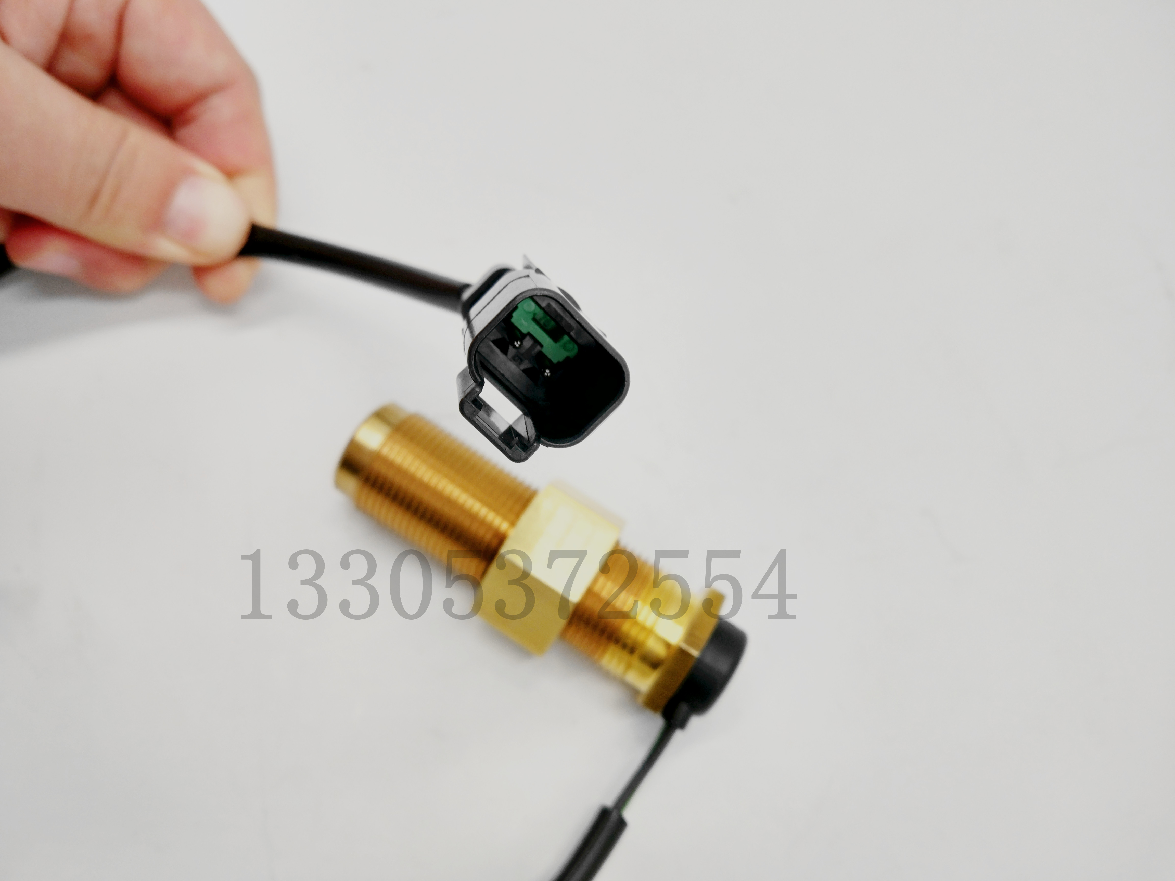 挖掘机配件小松130 200 360 450-7原厂发动机转速传感器假一赔十