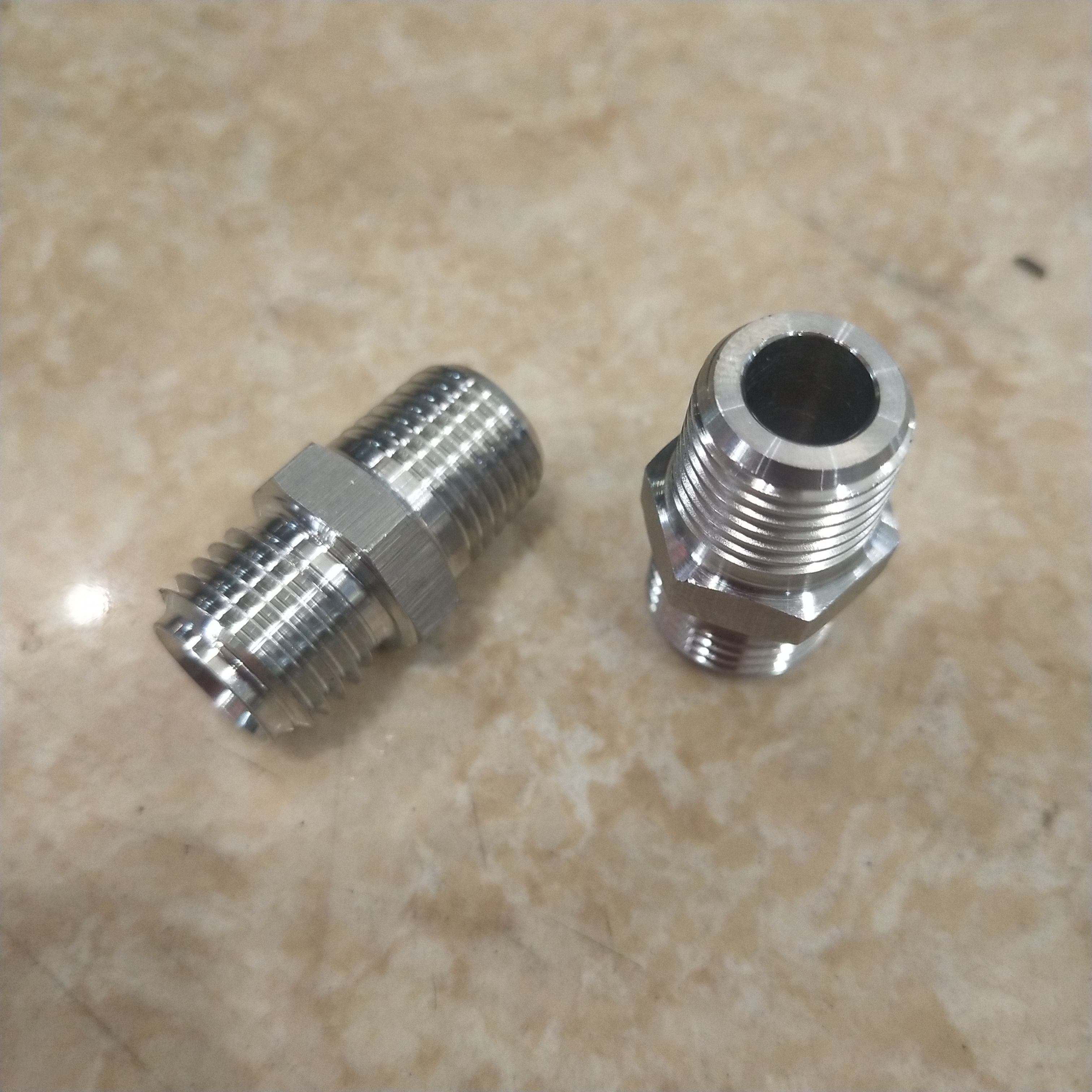 不锈钢高压接头转双外丝