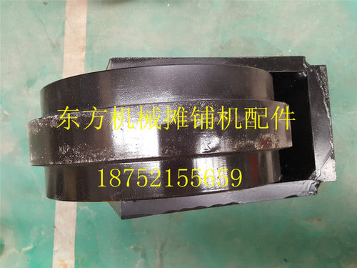 三一摊铺机导向轮行走支