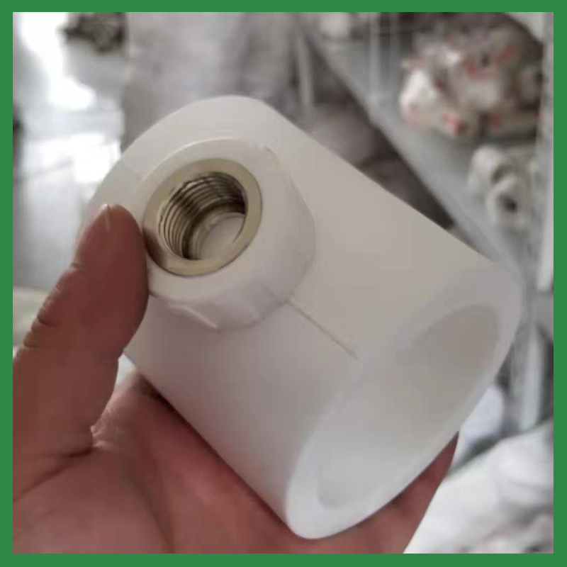 大小头异径三通转寸内牙