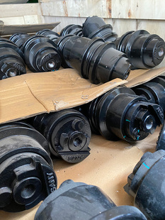 挖掘机适配三一55/60/65支重轮挖机日立EX55地底轮SY70压带轮链轮