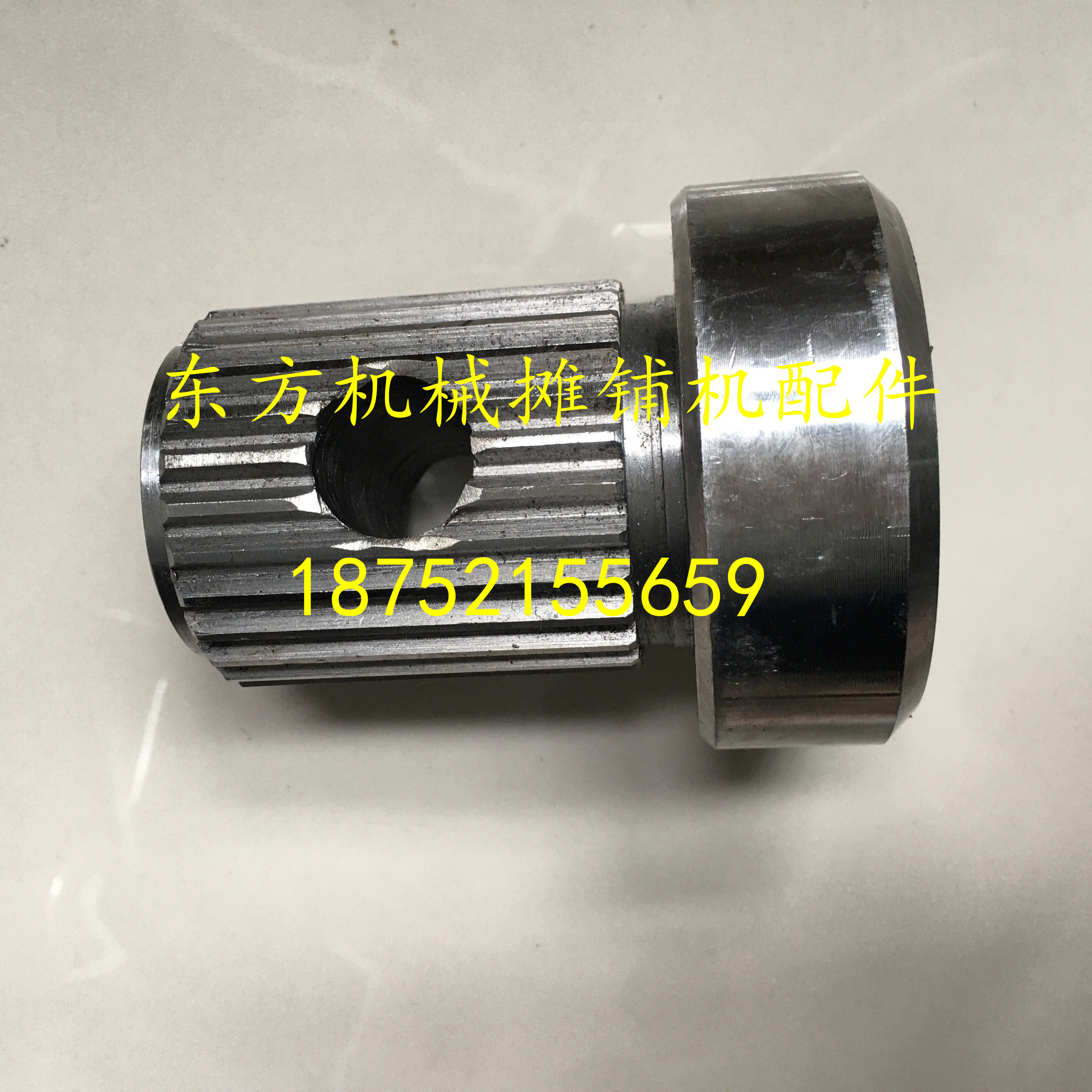 宝马格摊铺机绞龙堵头 宝马800c摊铺机搅龙轴齿轮轴 配件