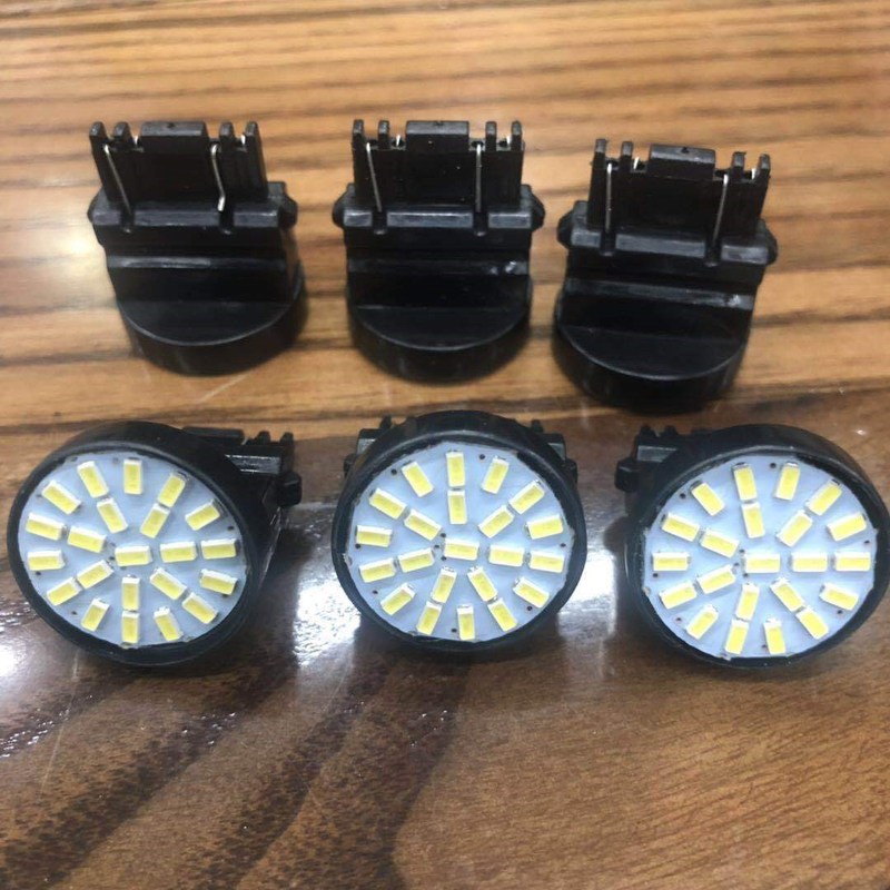 Factory direct sale automobile LED tail lamp bulb 3014 22smd