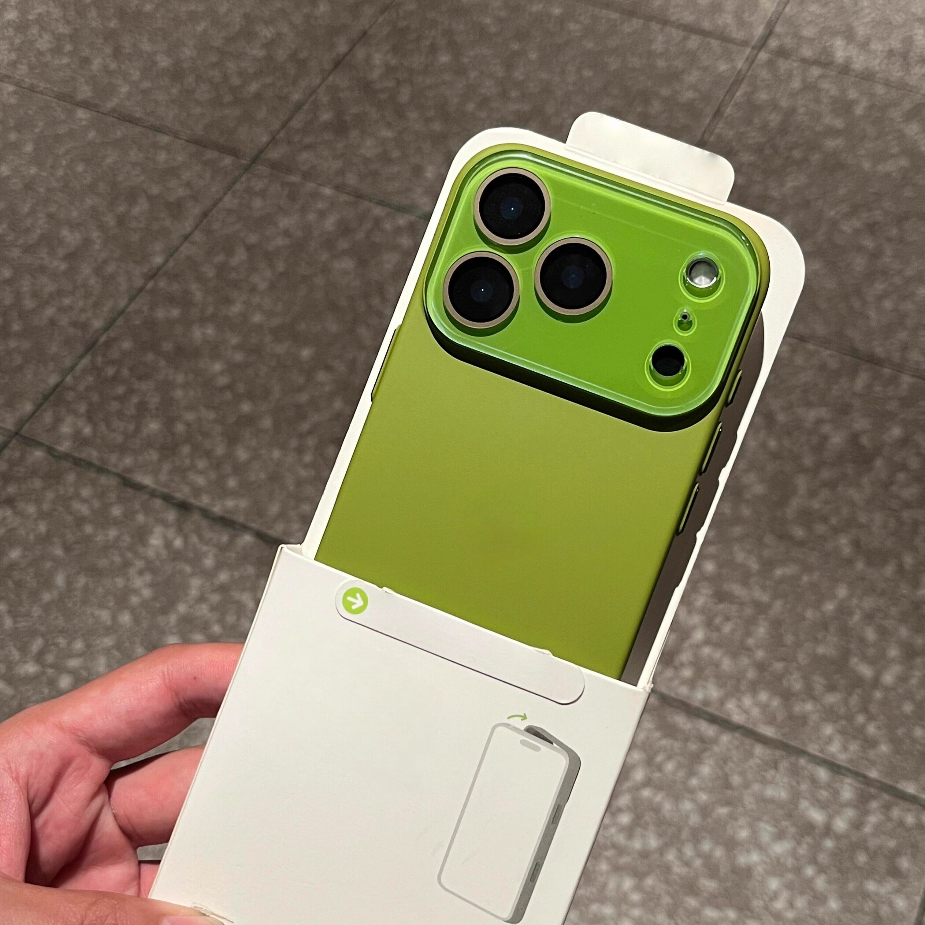 芥末绿色全包水晶镜头膜适用苹果17手机壳iPhone17Promax简约16plus肤感iphone15/14plus薄款13硬壳12情侣11