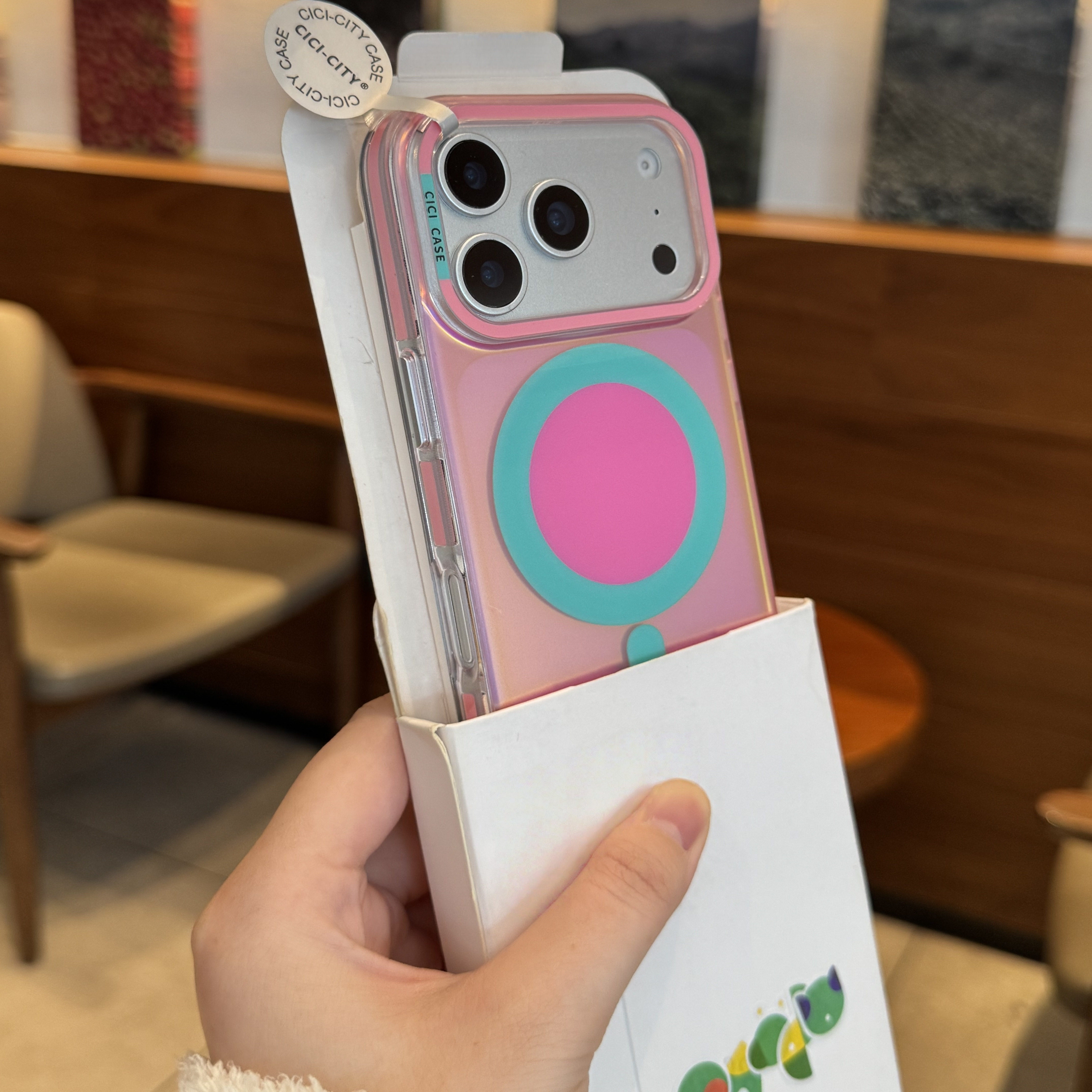 马卡龙粉色极光镭射适用苹果17ProMax手机壳Air酷炫女iPhone16PM全包渐变蓝16Pro内置磁吸iphone15/14防摔套