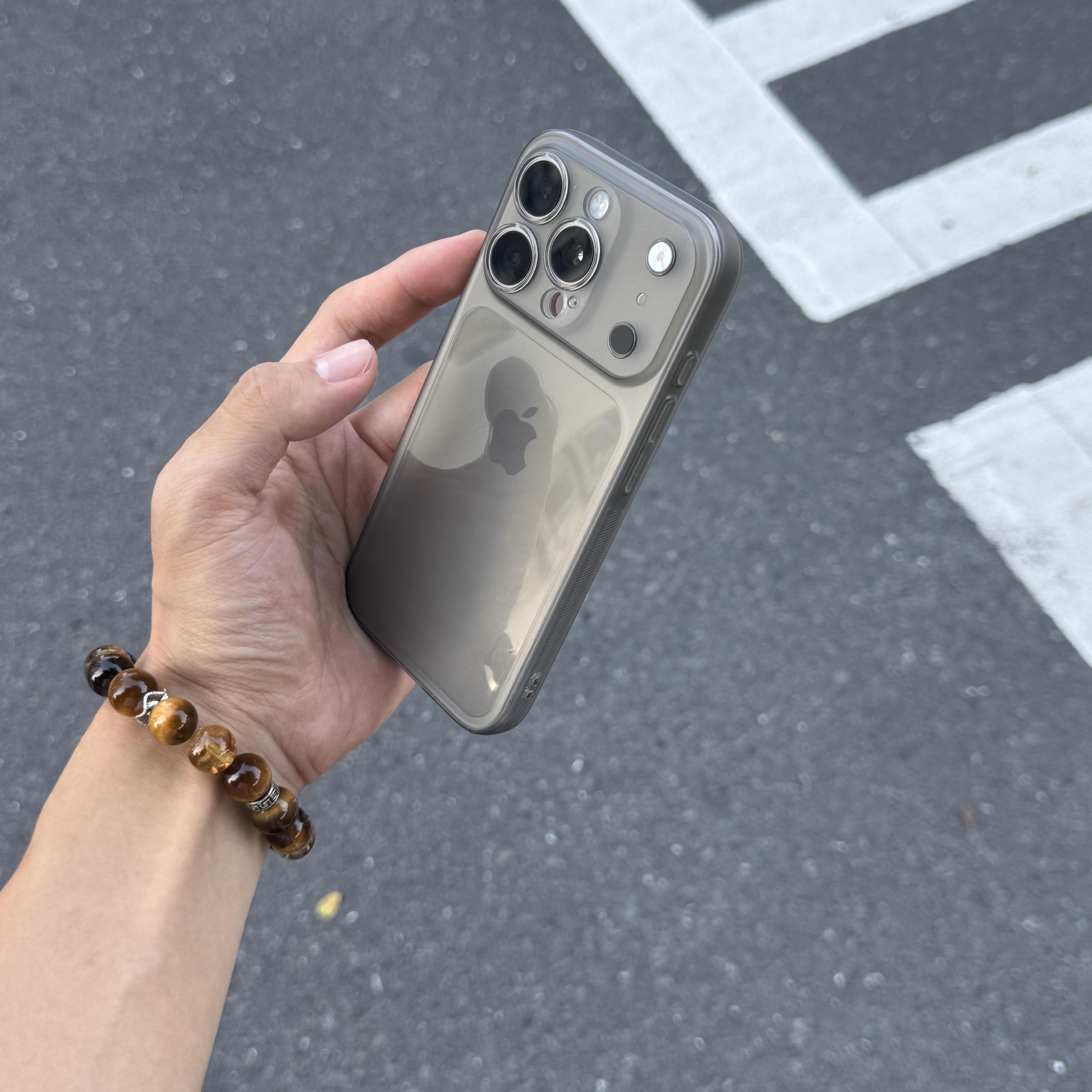 秒变tpu黑色透明适用苹果17promax手机壳iPhone16Pro简约镜面iphone15pm防滑全包14Pro防摔13保护套12男女款