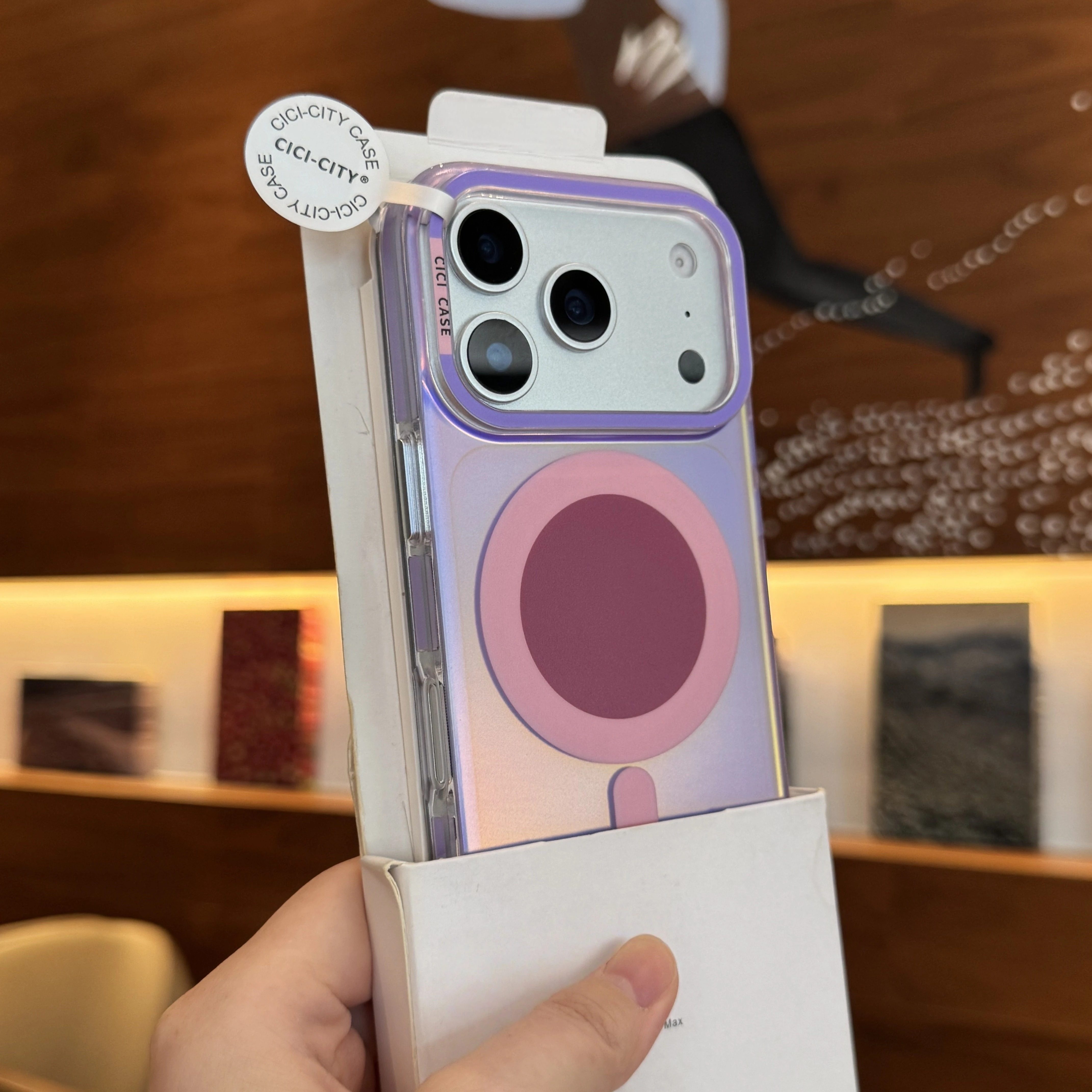 高颜值梦幻紫镭射色适用苹果17ProMax手机壳新款磁吸充电iPhone16Pro极光IMD背板15肤感独立金属按键全包防摔