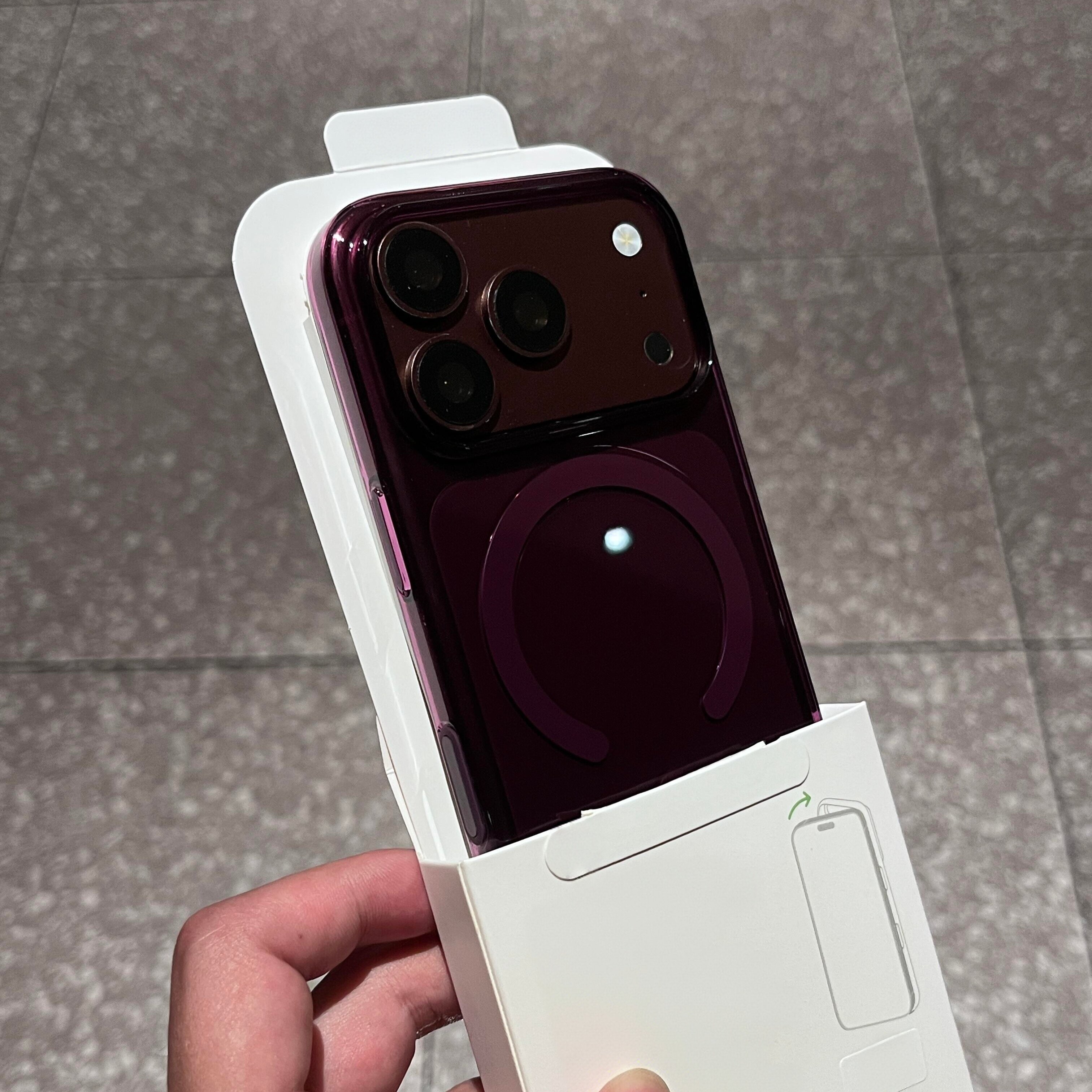 冰透磁吸高级感适用苹果18pro手机壳浆果樱桃紫色iPhone17Promax简约16Pro全包金属按键三星S26ultra透明S25U