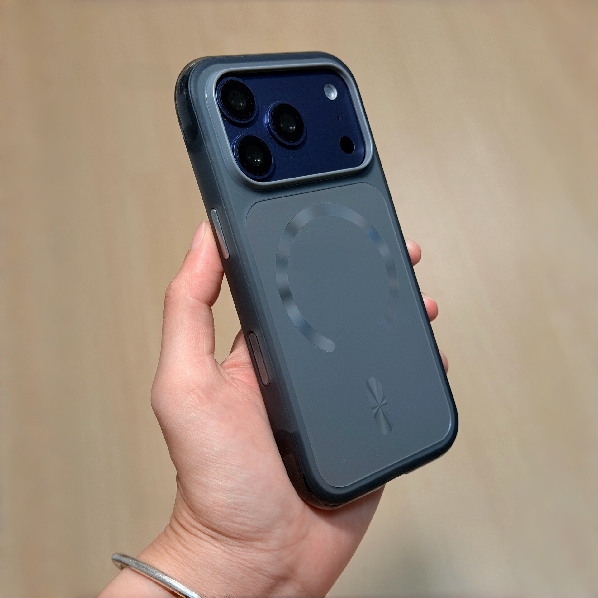 【真气囊磁吸】360°支架适用苹果17promax手机壳AG磨砂黑色18Pro减震iPhone16Pro独立金属按键防指纹全包套