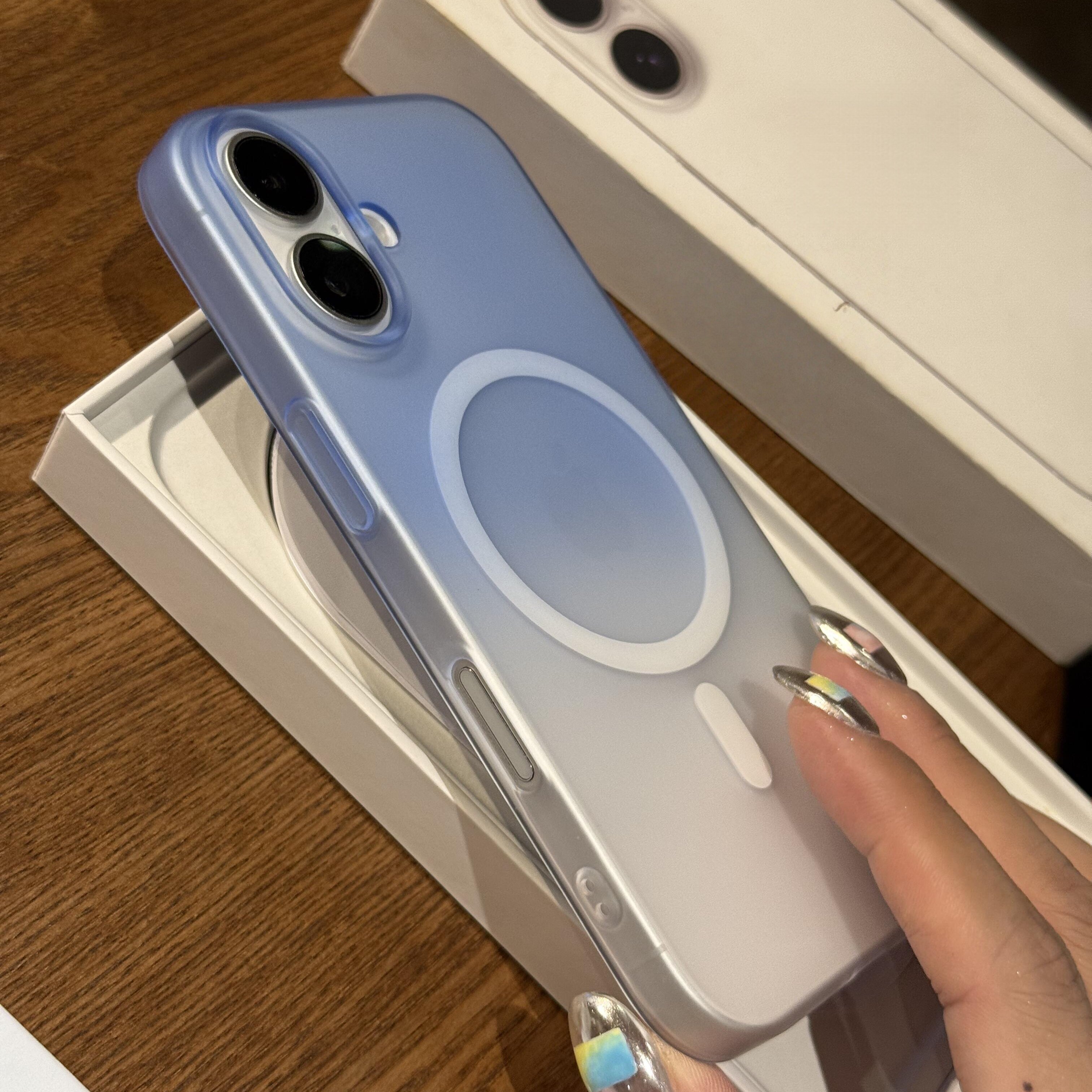 小清新渐变蓝色肤感磨砂适用iPhone16手机壳苹果15ProMax简约14plus超薄磁吸iphone13/12全包半透明大孔硬壳