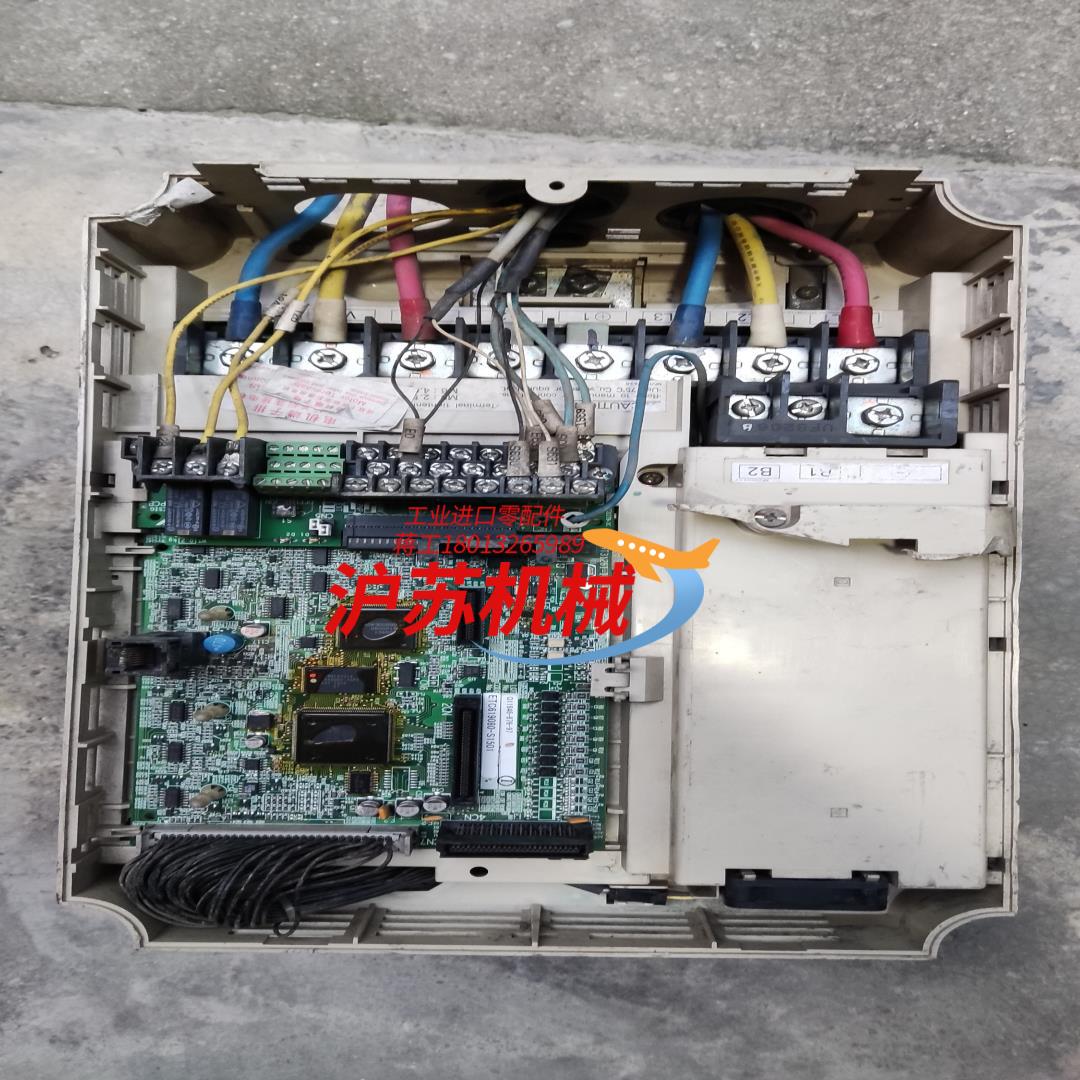 安川F7系列CIMR-F7B4018  18.5KW变频器，