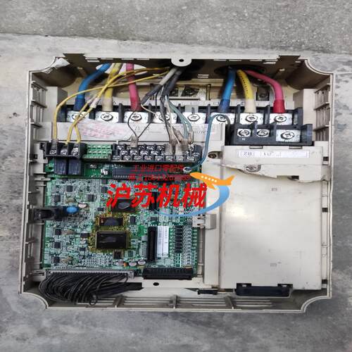 安川F7系列CIMR-F7B4018  18.5KW变频器，
