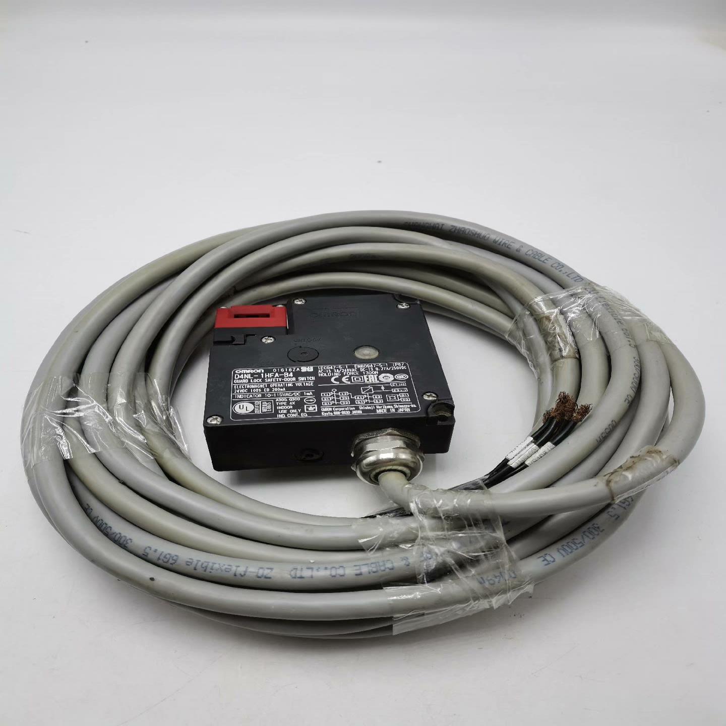 D4NL-1HFA-B4安全电磁门锁开关，功能完好，实