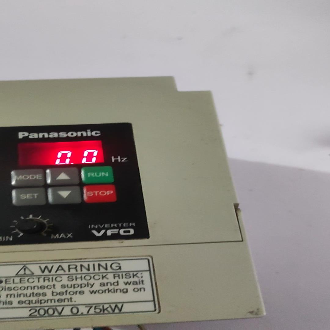 正品松下变频器BFV00072GK，AC220V750W