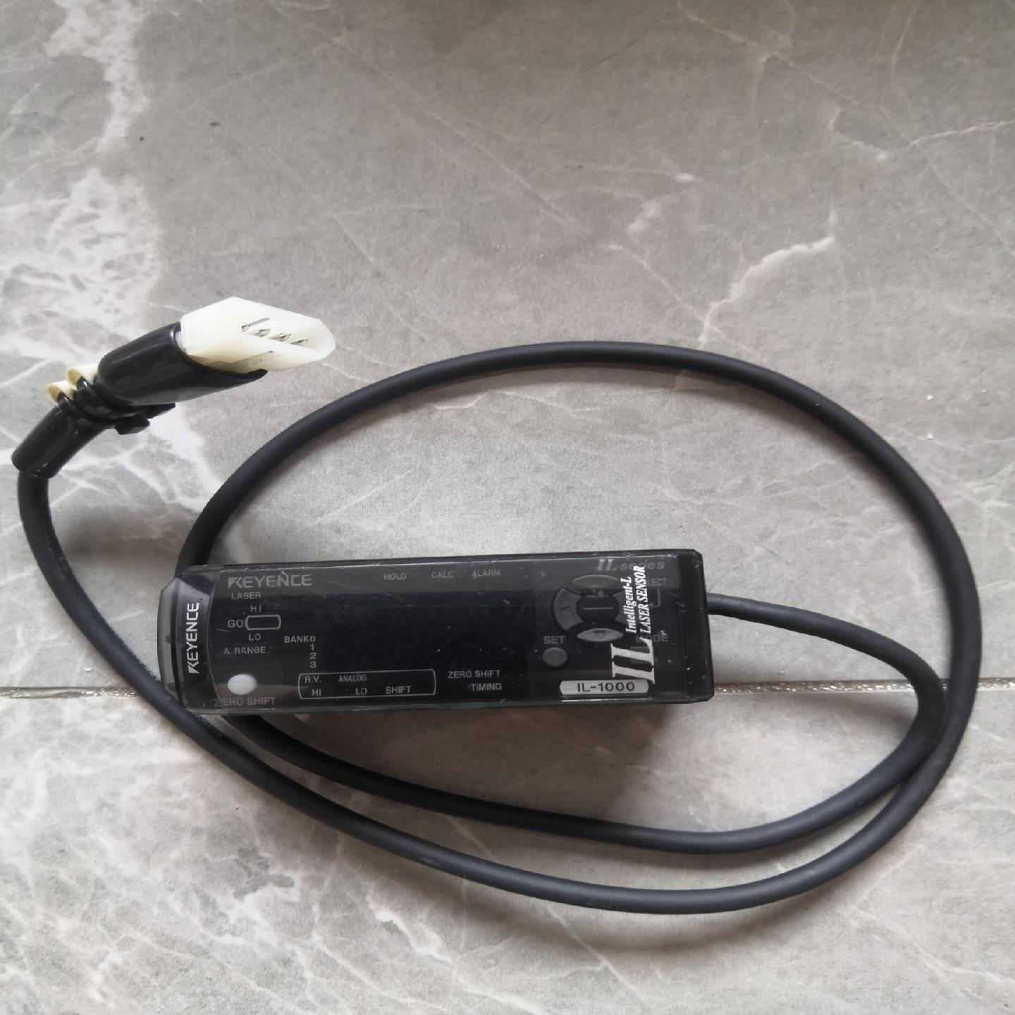 基恩士IL-1000，功能完好。