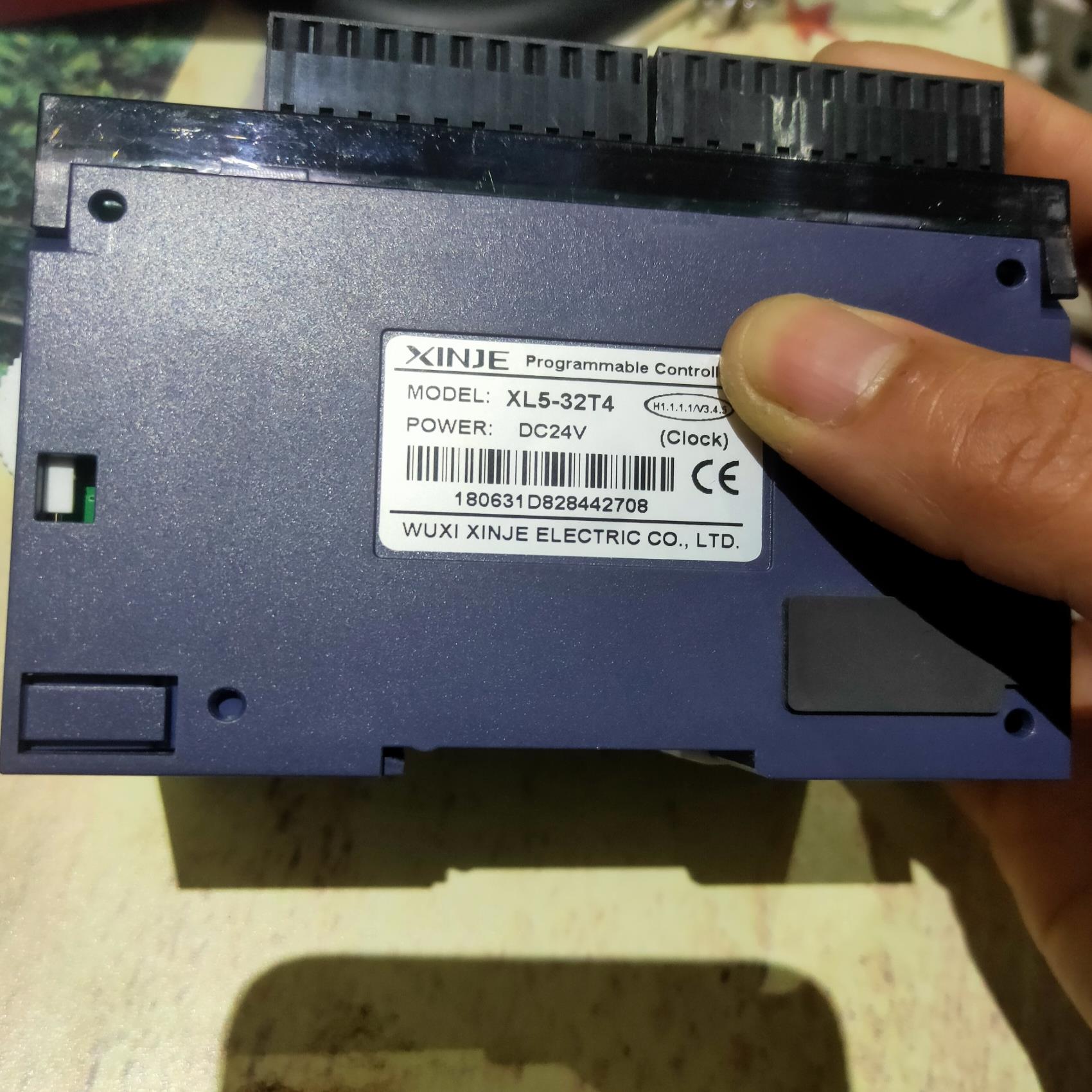 （设备配件）信捷 XL5-32T4 PLC实物拍摄橙色新，端子都在运费自