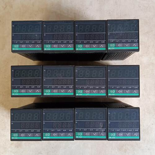 日本理化RKC  温控器：CH102、CB103。实物拍摄成