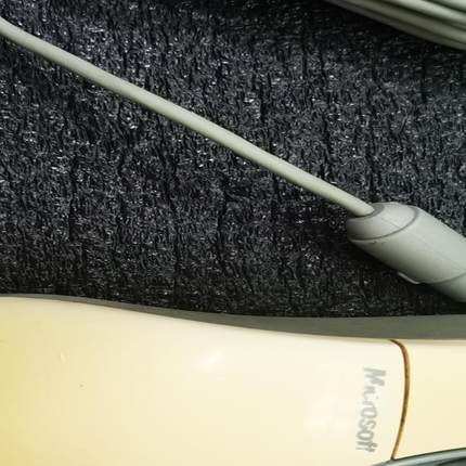 微软IntelliMouse机械滚球鼠标，PS/2口，经典“