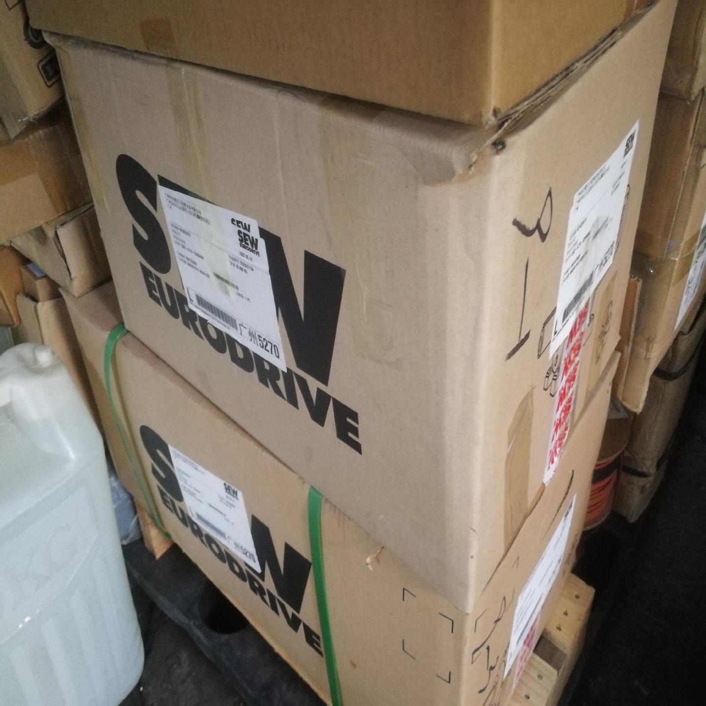 SEW减速机，型号RF47 AQSA1153全新速比19.
