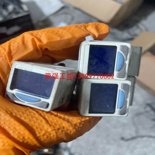 【荣强工控】亚德客数显压力表-0.1-0.1MPA，气管接头M4，没插头