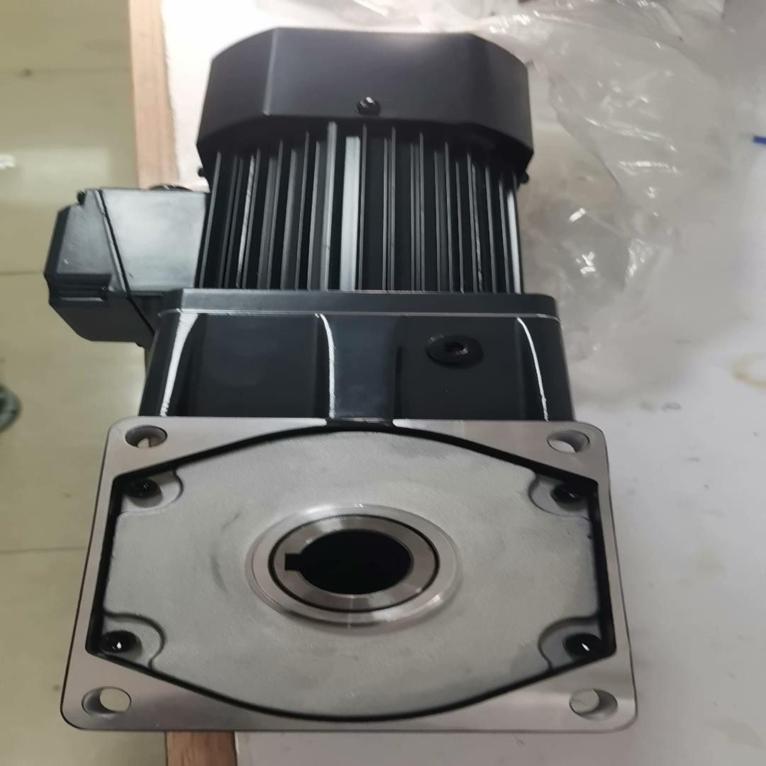 精研调速电机F370Y38R20RC，2台全新的，1380一