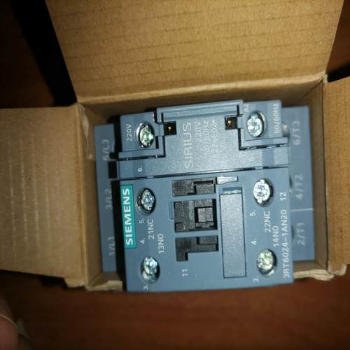 西门子 3RT6024-1AN20全新包装一个，如图所示实物