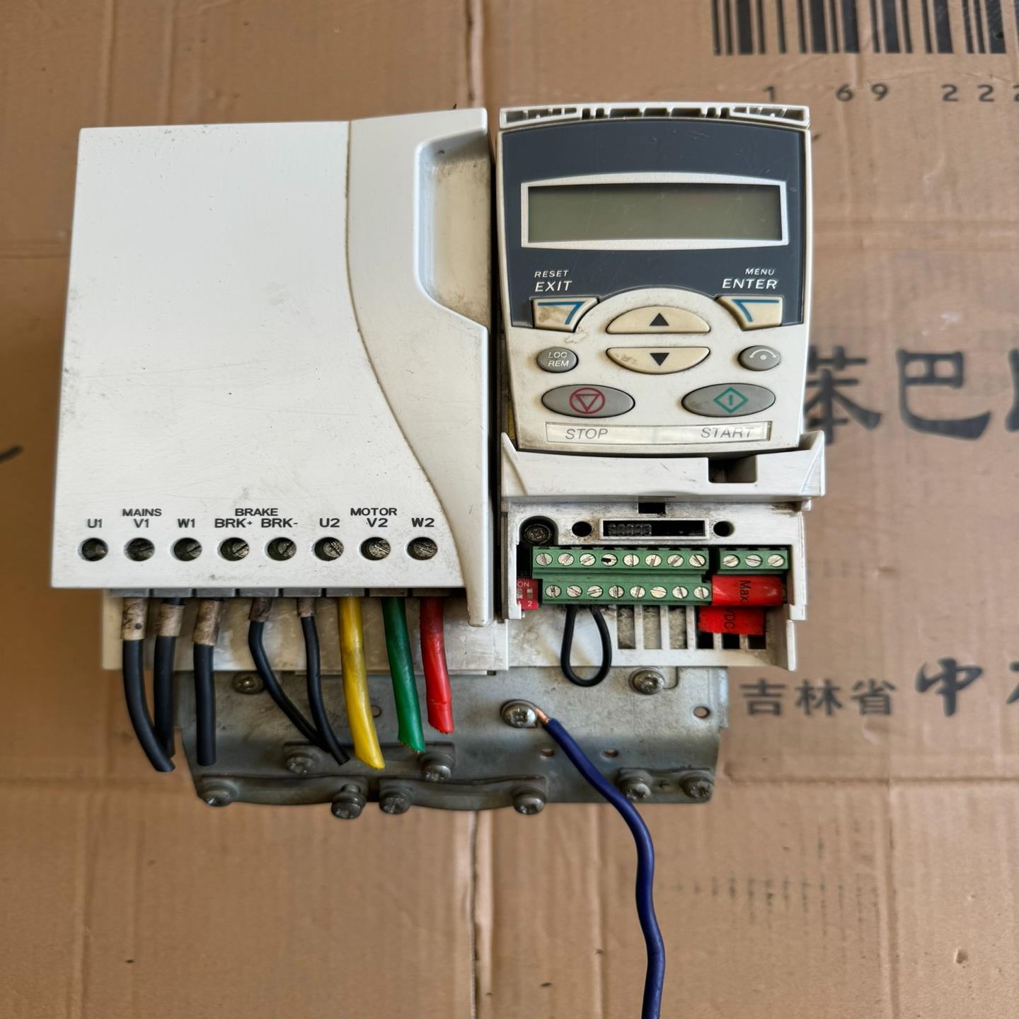 ABB变频器ACS355-03E-23A1-4 实物照片 议