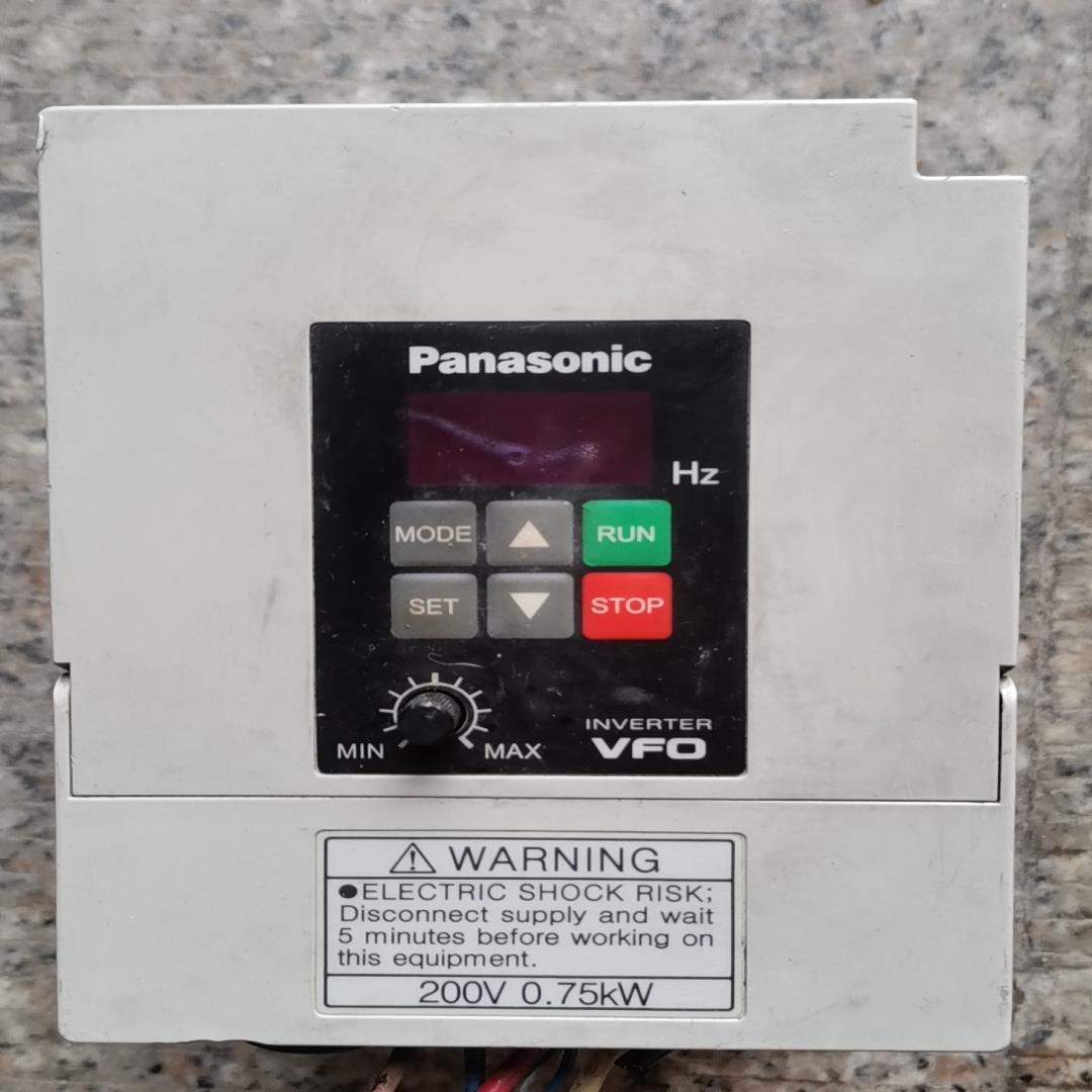 变频器BFV00072GK，200v0.75kw，