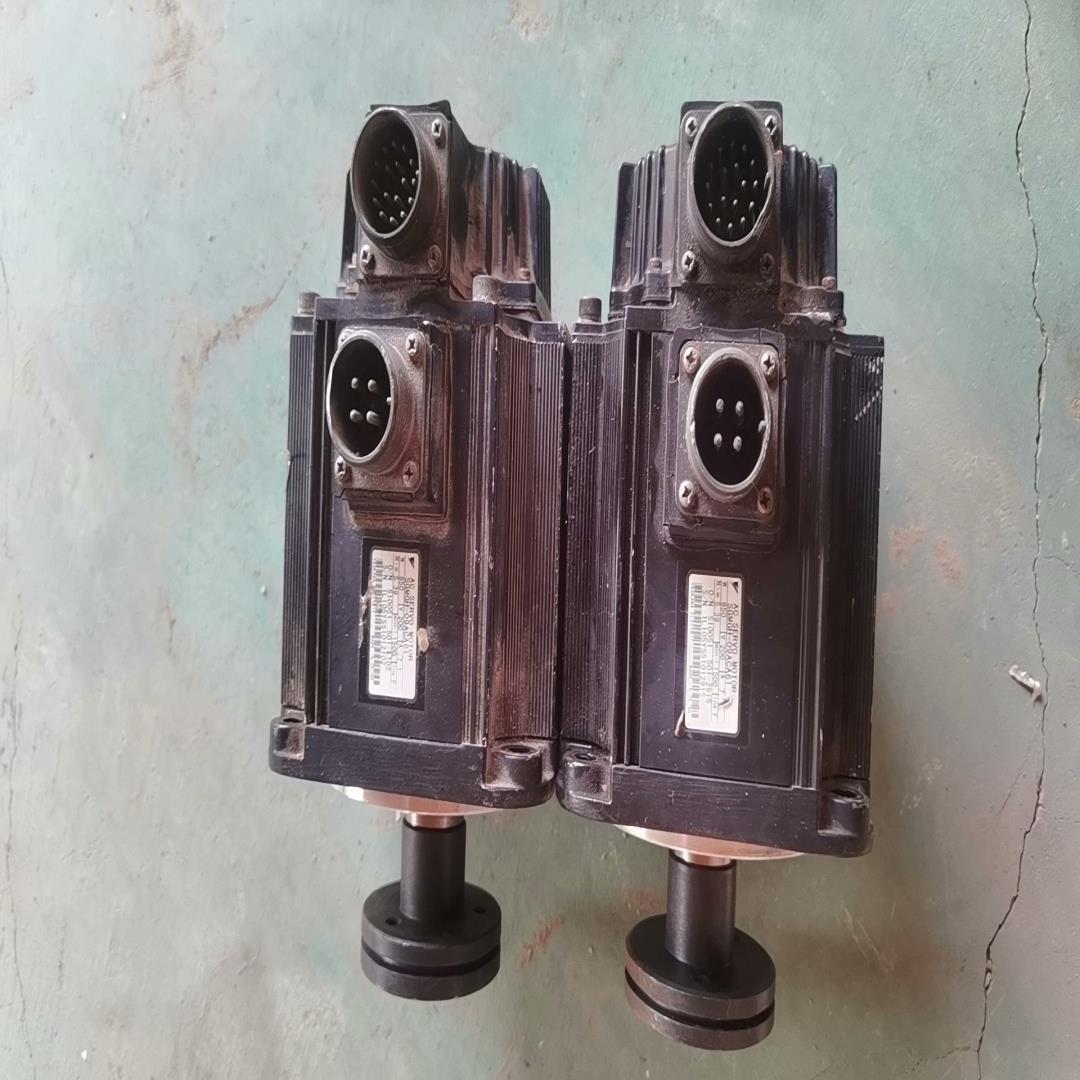 安川私服电机SGMGH-09ACA61两台850W