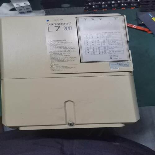 安川11KW电梯变频带PG卡CIMR-L7B4011  实物