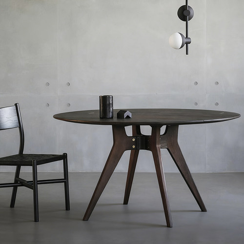 艺术符号北欧表情全实木橡木圆餐桌家用小户型复古侘寂风设计师款