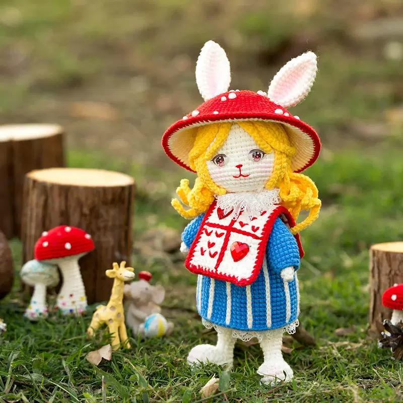 【私人定制】爱丽丝兔子手工毛线编织玩偶桌面摆件