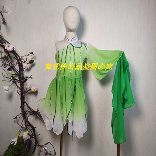 中国画道具中小学生群舞表演服装