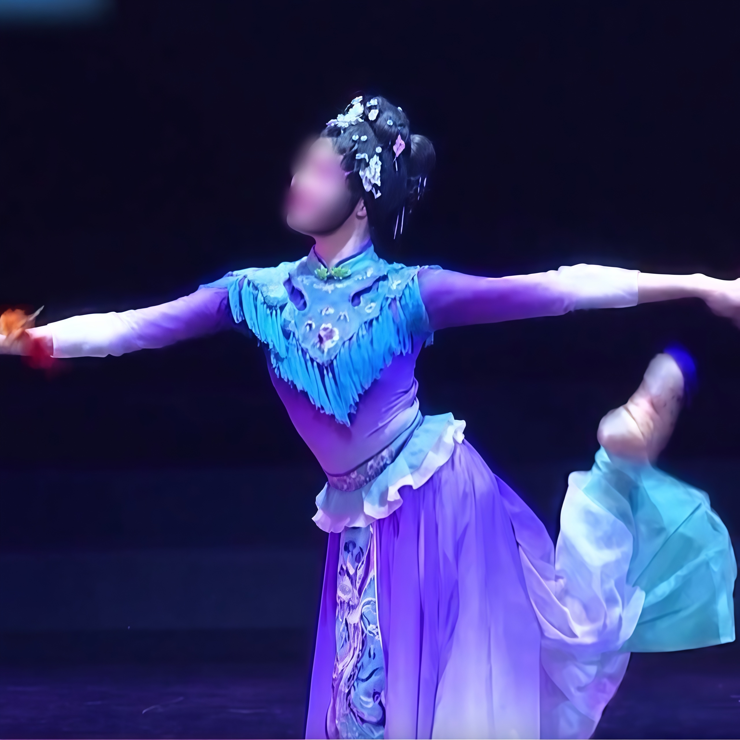 《鸟仔花》表演演出服饰