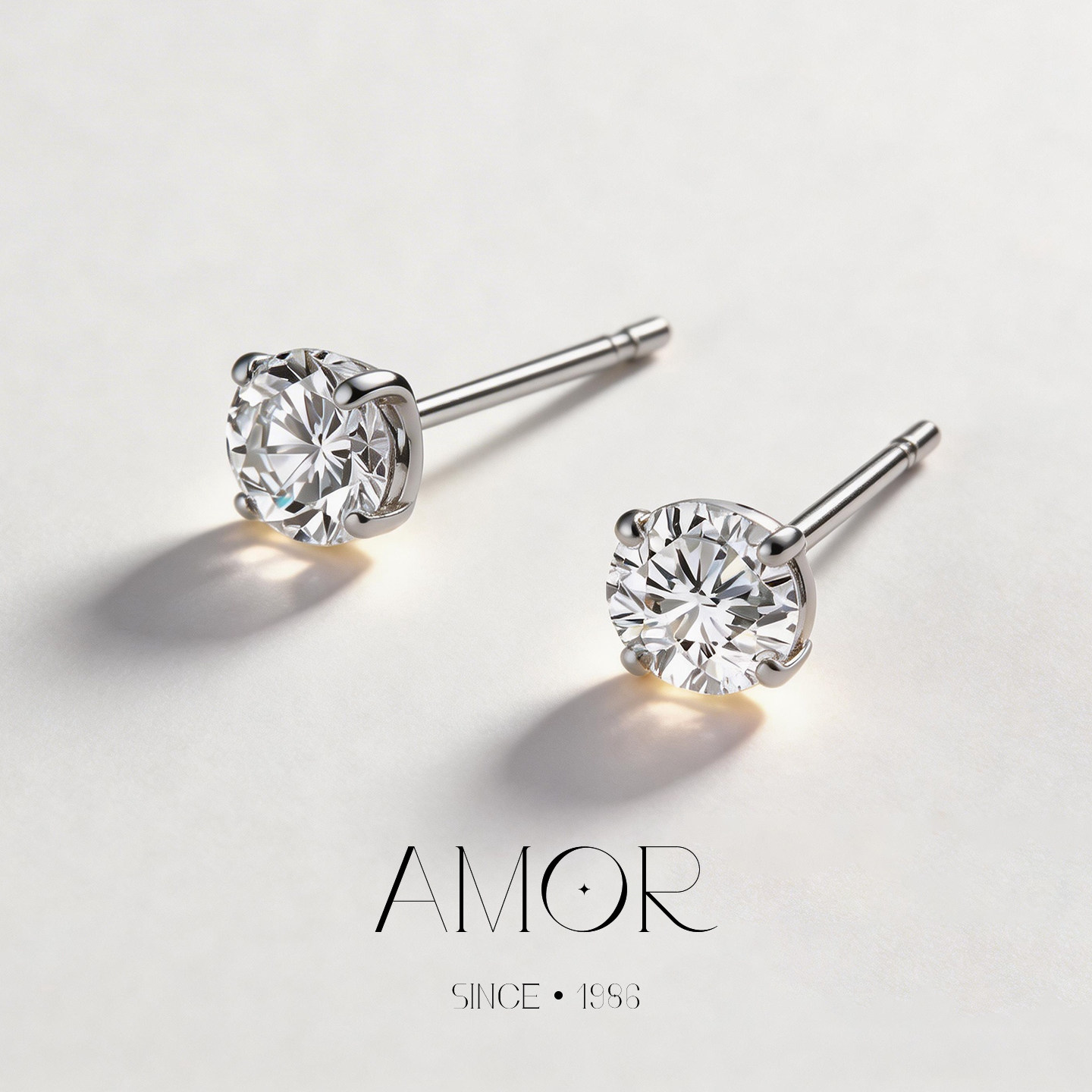 AMOR 莫桑石耳钉女轻奢钻石耳骨钉男镀18k铂金锆石耳饰高端爆闪