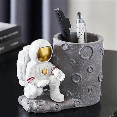 1Pcs Cosmonaut Statues Desk Astronaut Pen Holder Figurines F