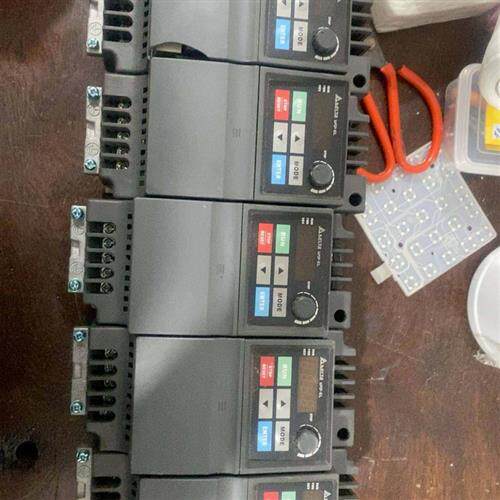 议价现货台达变频器 200w,型号:vfd002el21A,拆机下来议价