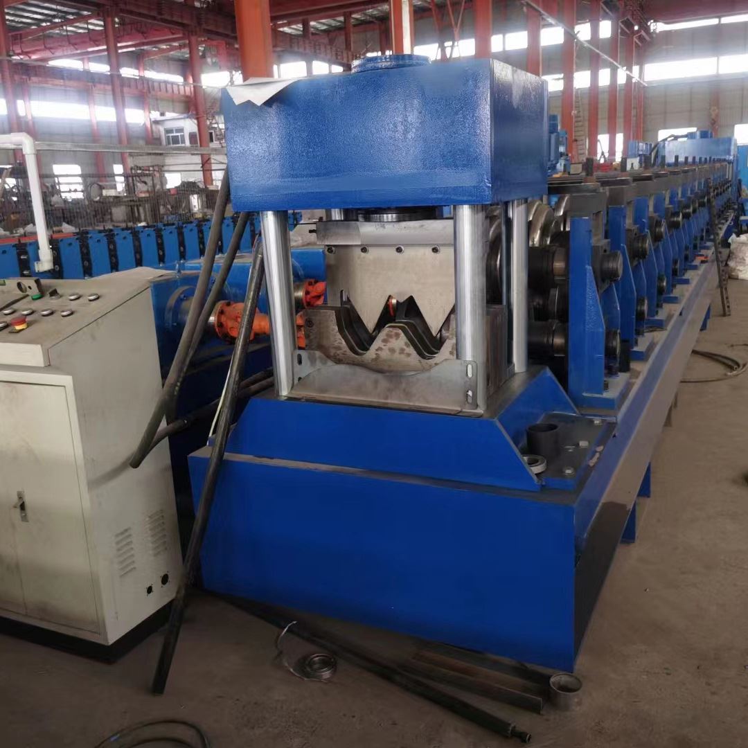 全自动高速护栏板成型设备高速公路护栏成型机搭配码垛机