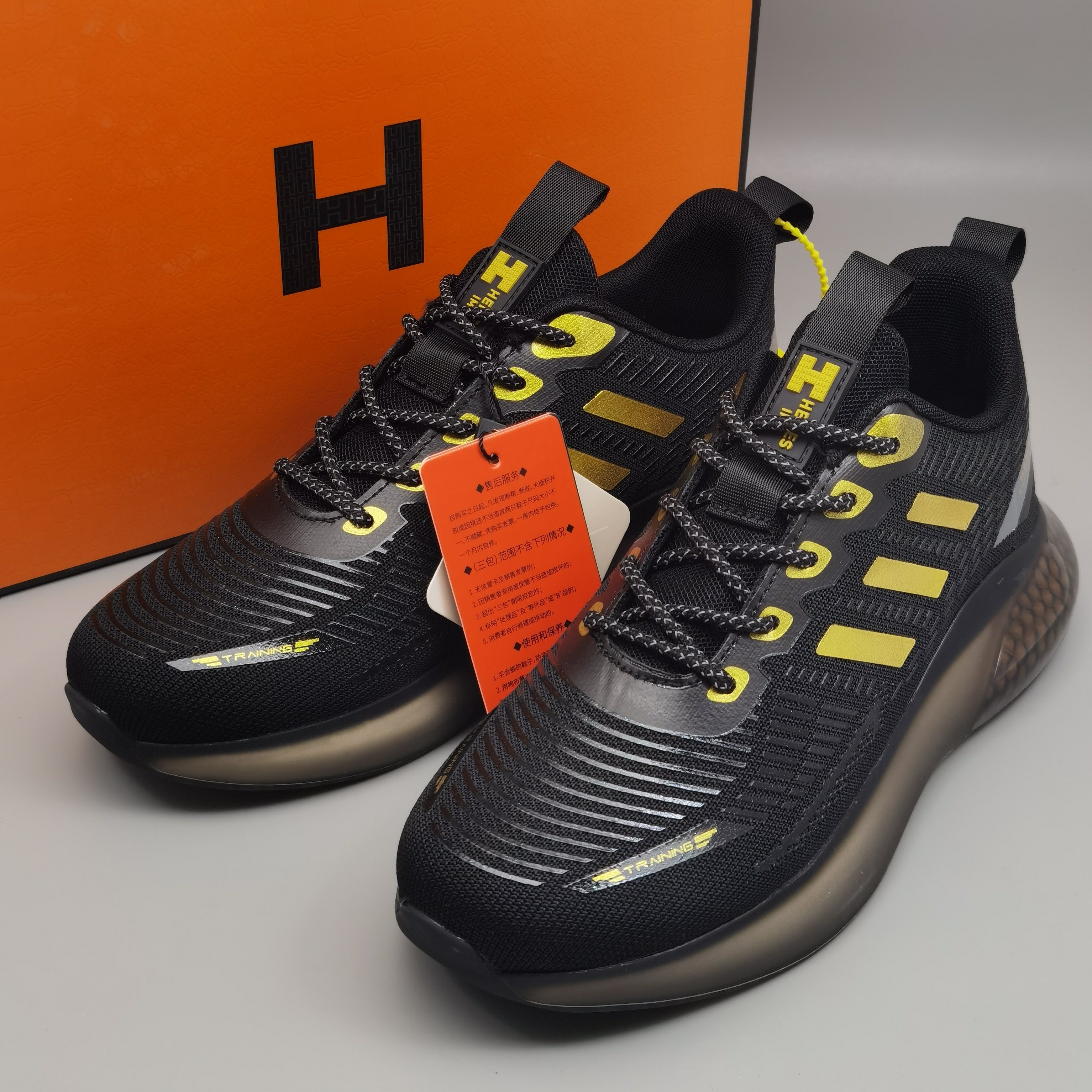 夜光男鞋高奢时尚休闲运动鞋女鞋减震软底三条杠发光潮流新款慢跑