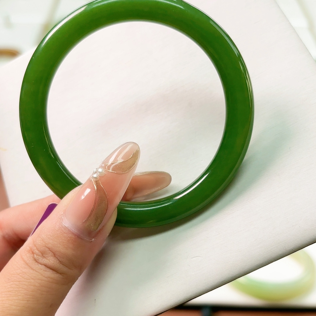 V9碧玉高色绿无纹无裂无黑美人条大高高56.57色巨好