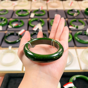 V6碧玉老料艳底艳辣菠菜绿微带红皮细底5455毕业珍藏级