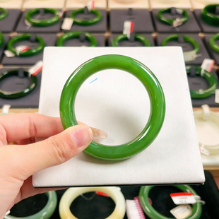 V10碧玉老料满肉艳底艳辣绿起光无黑无包容色标级珍藏级正价8.8w