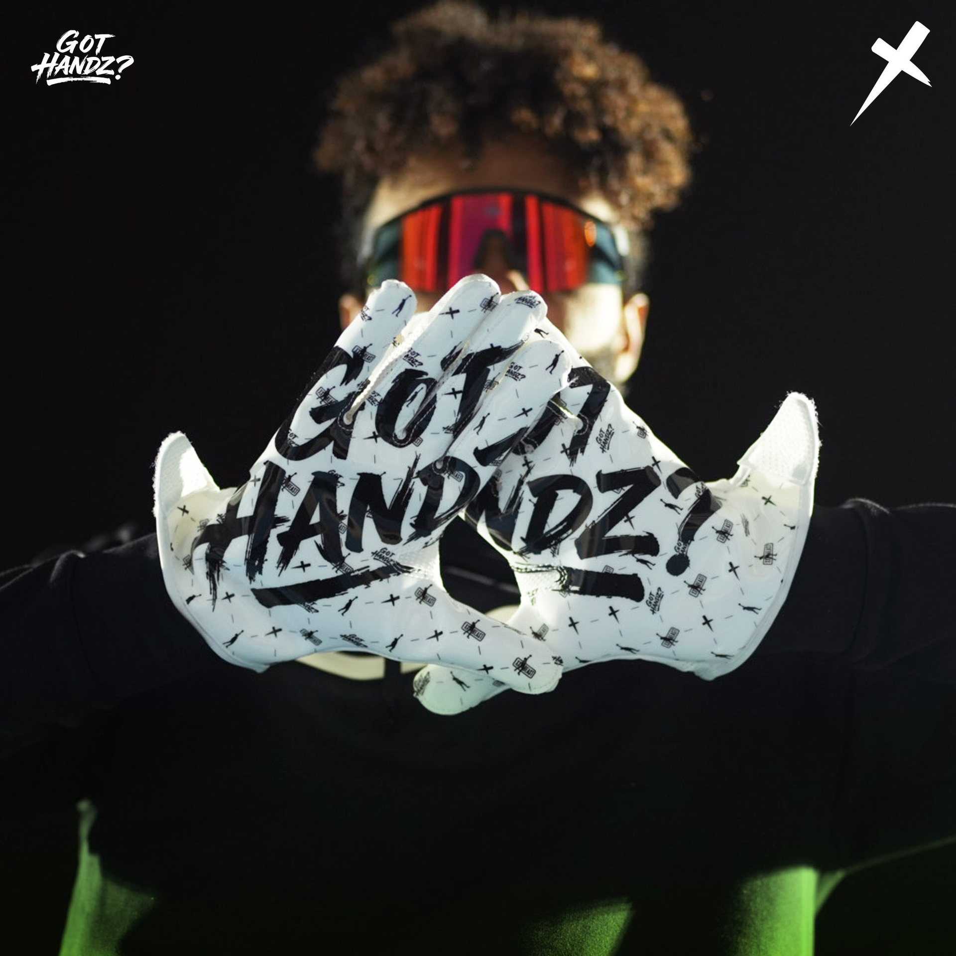 XX BEAST联名GOT HANDZ?腰旗橄榄球手套防撞头套腰旗太阳镜用品