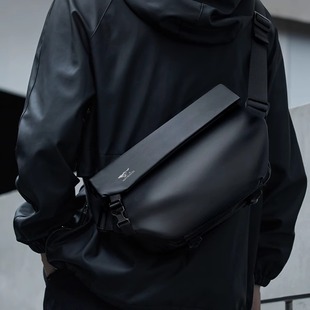 七匹狼潮牌斜挎包男士 挎包 背包休闲单肩包日系潮流机能骑行包时尚
