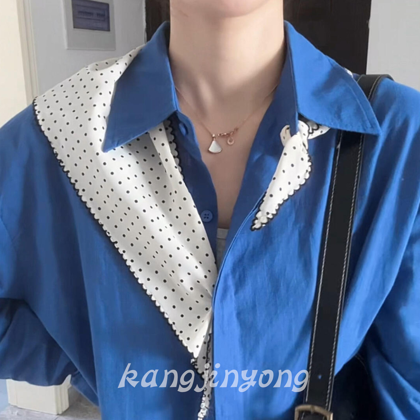 法式丝结｜把浪漫系在颈间~氛围感波点三角丝巾女搭配显气质装饰