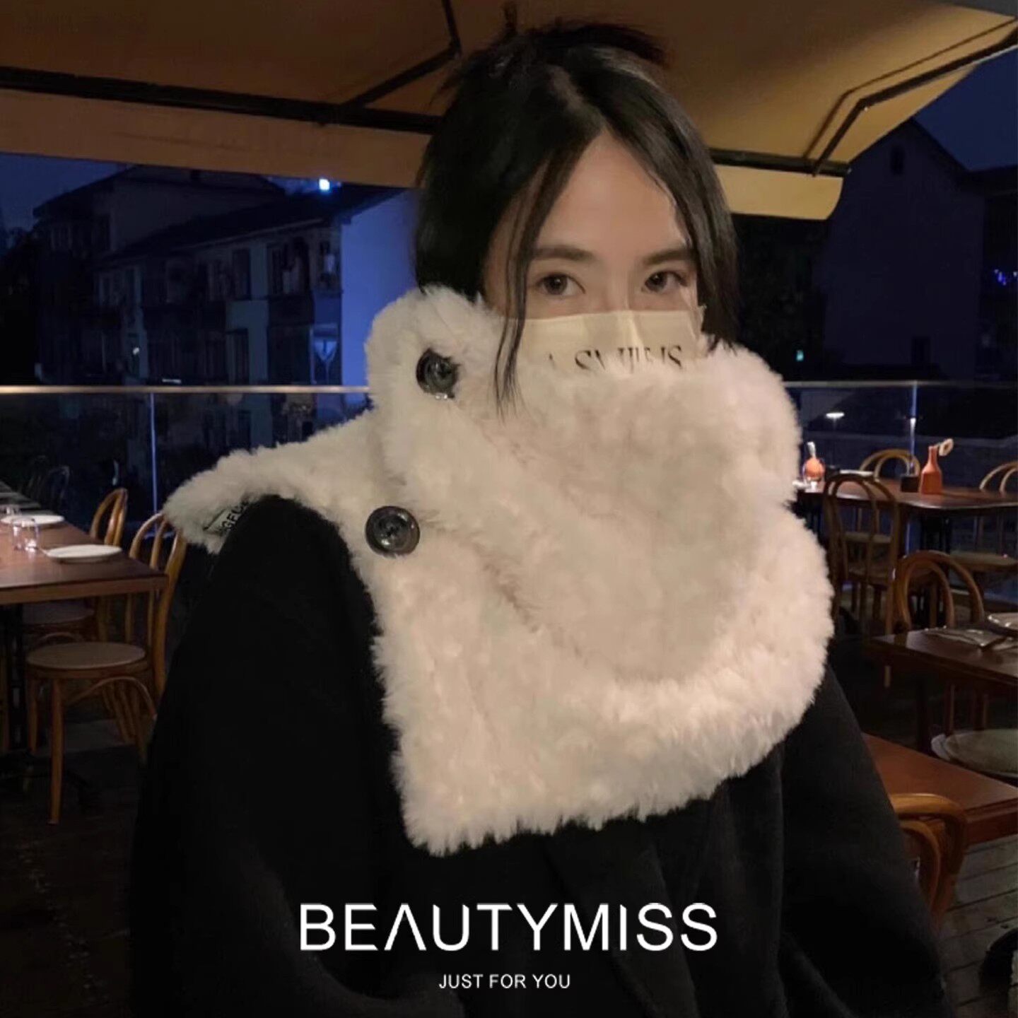 韩系白色毛绒纽扣套头围脖冬季防风高领保暖披肩2025新款开叉围巾