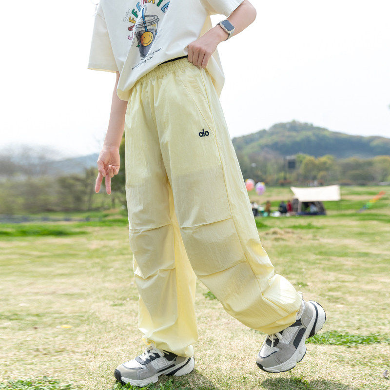 专柜女童夏季工装裤2026新款夏装中大童女孩薄款运动裤子宽松阔腿